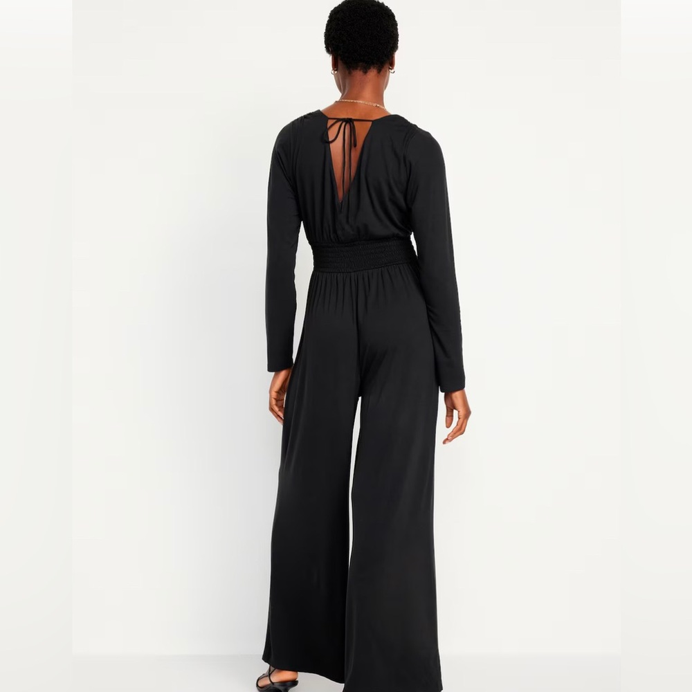 NWT Waist-Defined V-Neck Jumpsuit - Picture 2 of 3